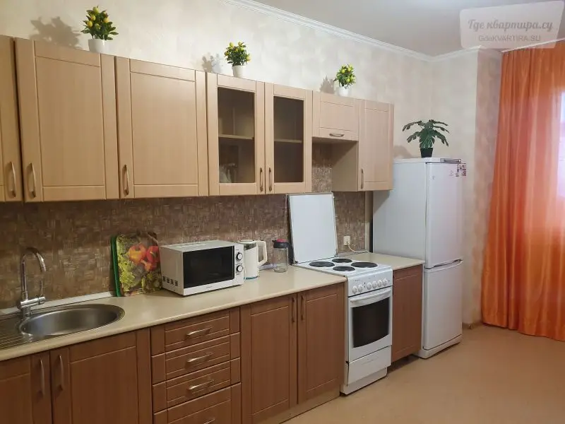 Революционная улица, 5