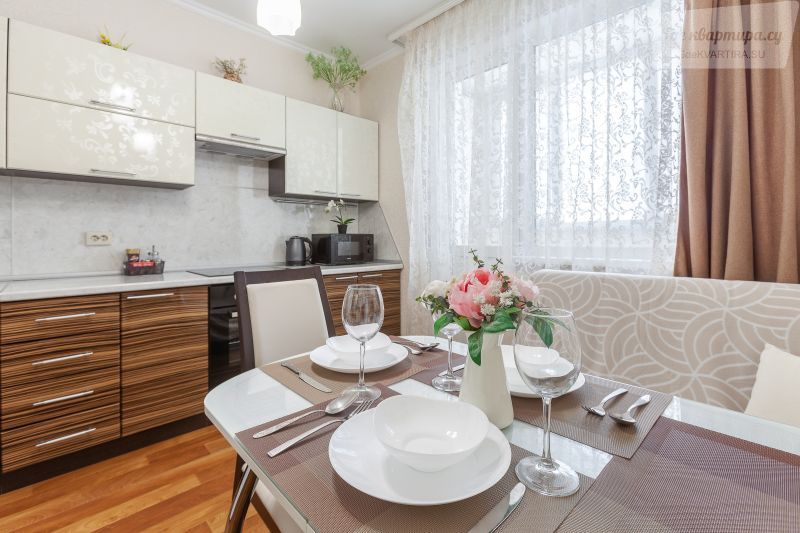 Революционная улица, 3