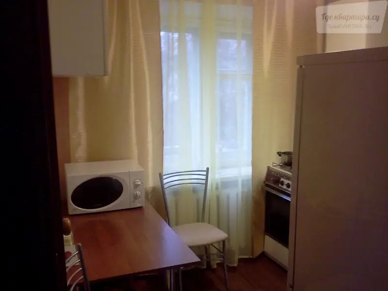 улица Июльских Дней, 6