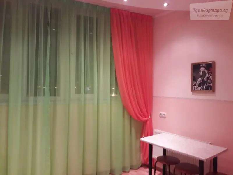 улица Иосифа Каролинского, 8