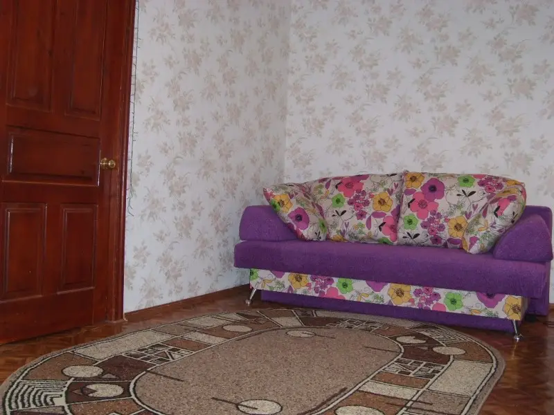 Снежная улица, 80